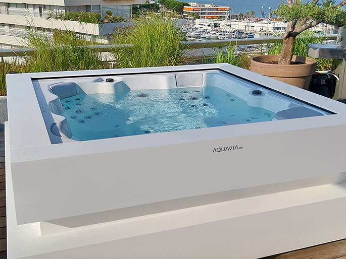 jacuzzi cube ergo spa extérieur